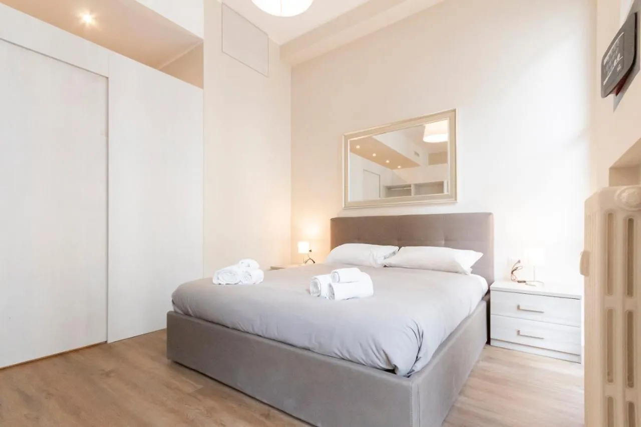 Missori Apartment 2 Milan